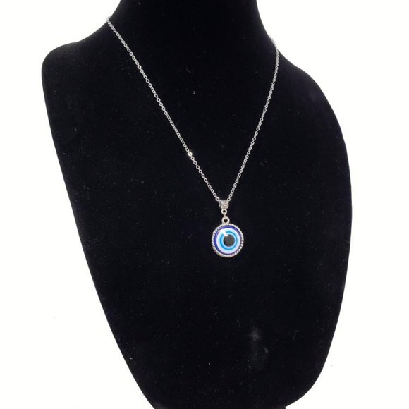 Evil Eye Round Pendant - Picture 4 of 5